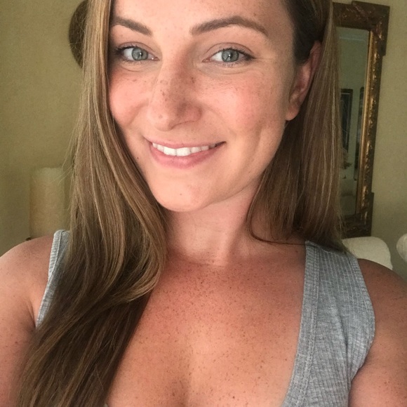 Meet your Posher, Miranda - Picture 1 of 9